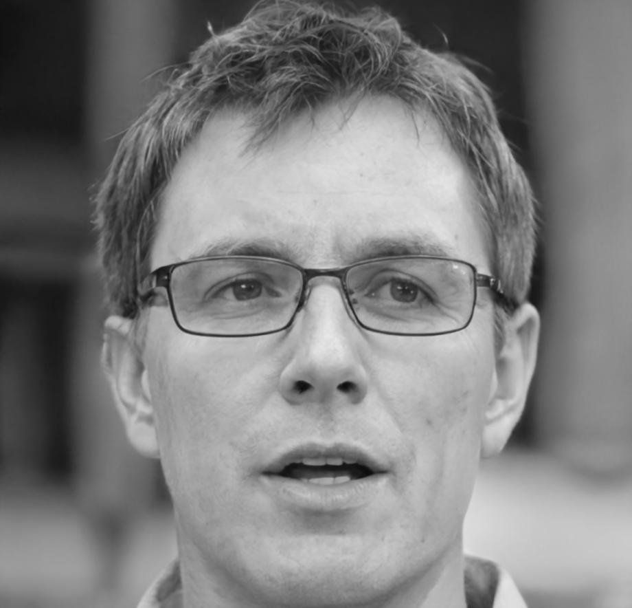 Instructor portrait of Rumen Kirilov, financial educator specializing in seasonal budget planning